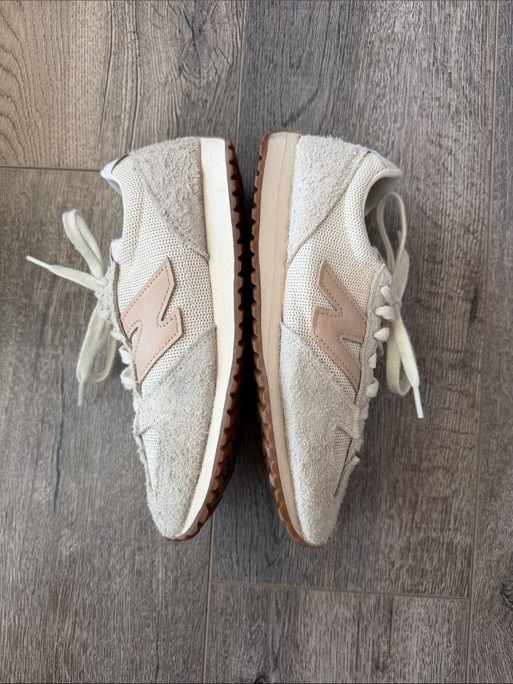 New Balance Women's Cream and Beige Retro Runner Sneakers - Picture 3 of 10